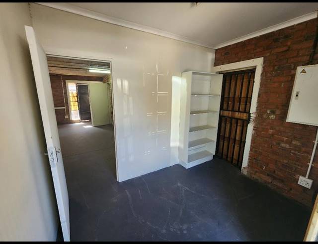 INDUSTRIAL PROPERTY TO RENT IN HENNOPSPARK